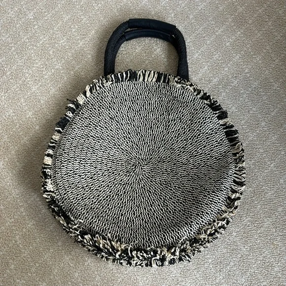 Zara purse- black and cream-black handles – straw - Picture 2 of 6